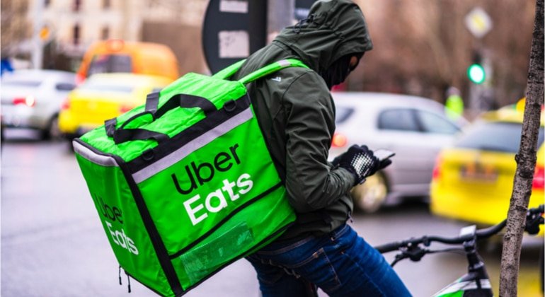 entregador do Uber Eats 